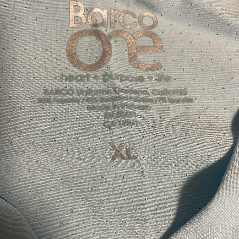 Barco One Scrub Set - Picture 2 of 6